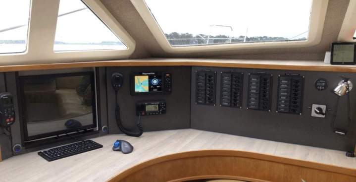 Intégration de systèmes informatiques de navigation et communication