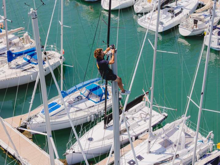 Spécialiste en électricité et électronique marine, Lorient