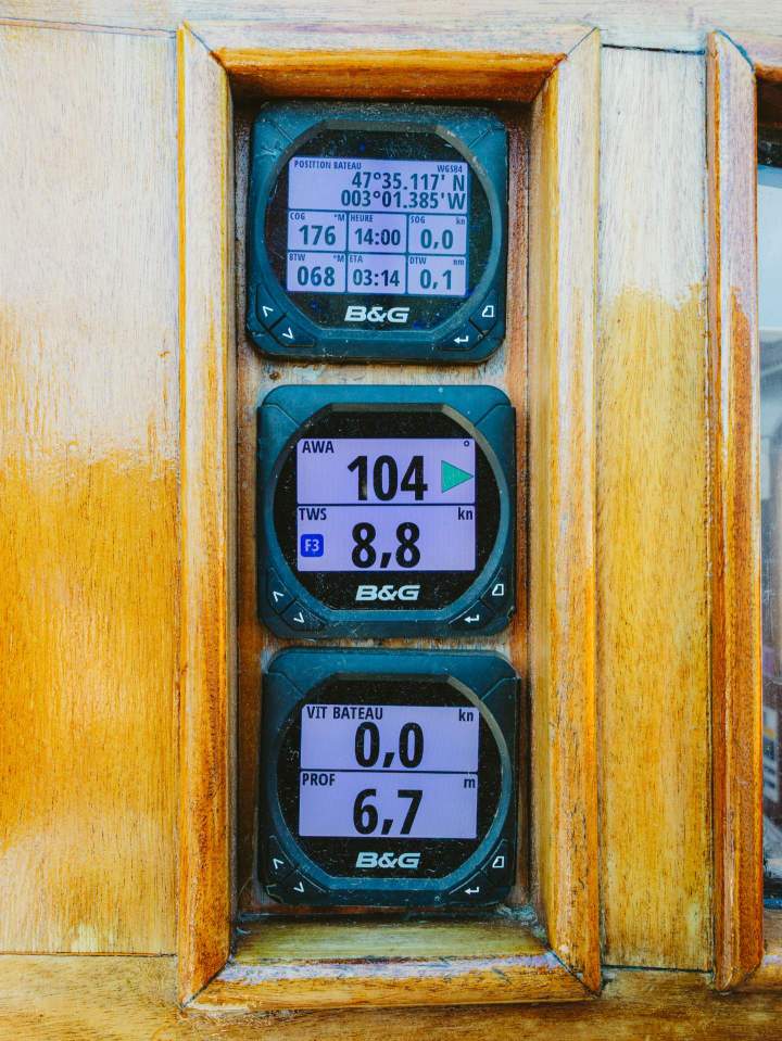 Installation équipements électroniques pour bateau, Le Port du Crouesty