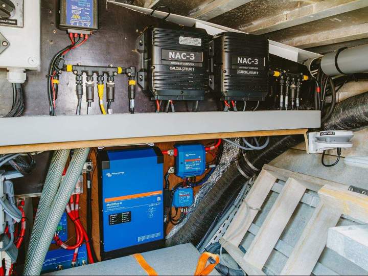 Dépannage systèmes électroniques bateaux La Trinité-sur-Mer